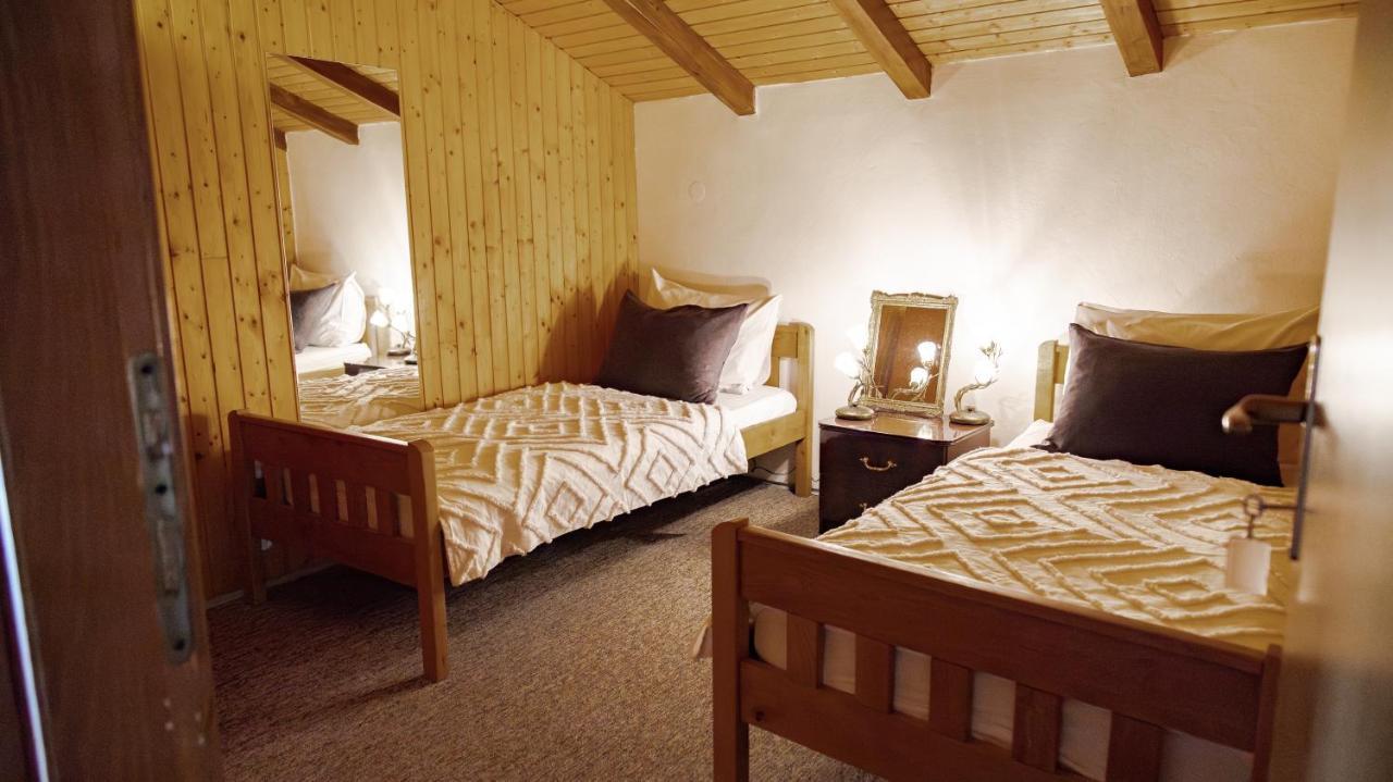 شقة Scardona Rustica, Bed & Breakfast With Jacuzzi, Bbq And Free Parking In Skradin, Krka المظهر الخارجي الصورة