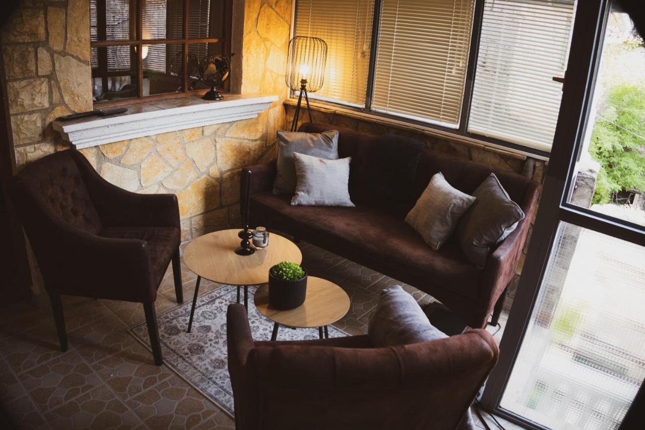شقة Scardona Rustica, Bed & Breakfast With Jacuzzi, Bbq And Free Parking In Skradin, Krka المظهر الخارجي الصورة